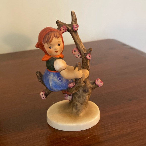 Vintage Hummel Apple Tree Girl - Picture 1 of 8